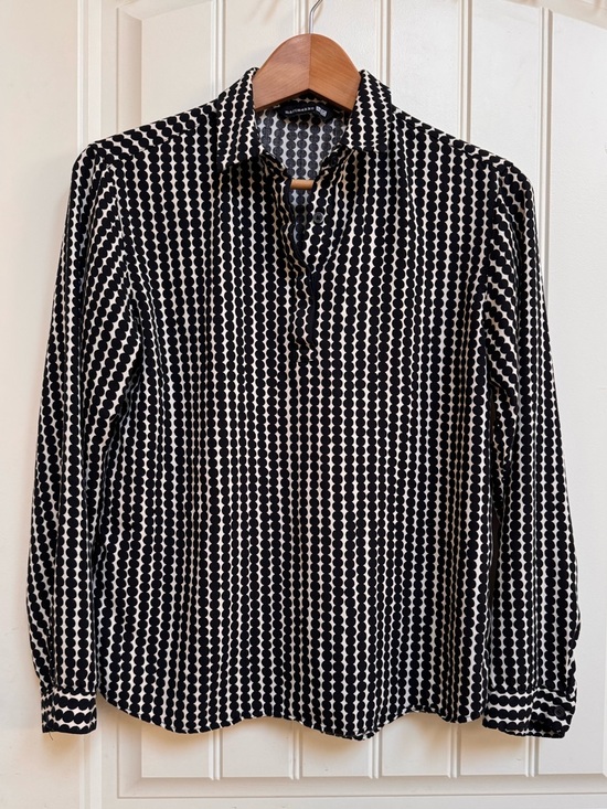 Marimekko Tops - Marimekko x Uniqlo Black and Ivory Mod Dot Patterned Blouse. Size XS